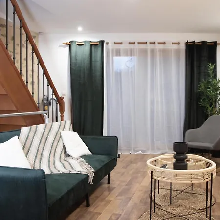 Holiday home Muraille Du Chateau Avec Jacuzzi Nemours