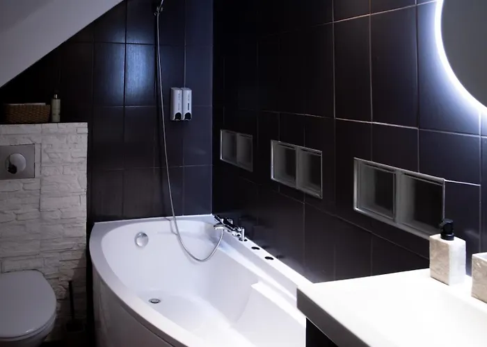 Holiday home Muraille Du Chateau Avec Jacuzzi