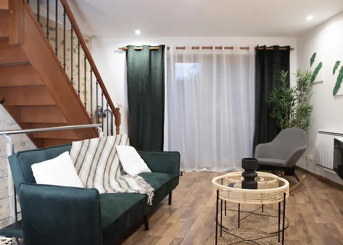 Holiday home Muraille Du Chateau Avec Jacuzzi Nemours